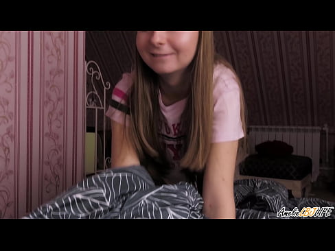 ❤️ Blondie na-aṅụ BFF ya nke ukwuu wee nweta ọnụ n'ọnụ ya na porn% ig.mass-pr.ru%